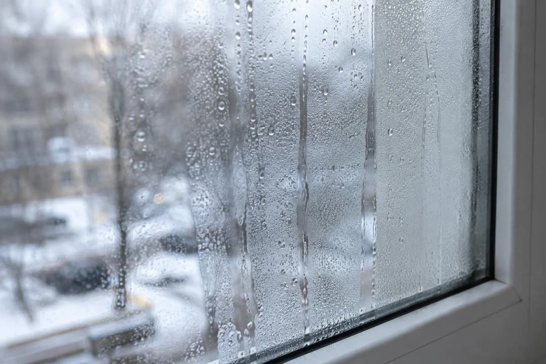 Почему потеют окна?